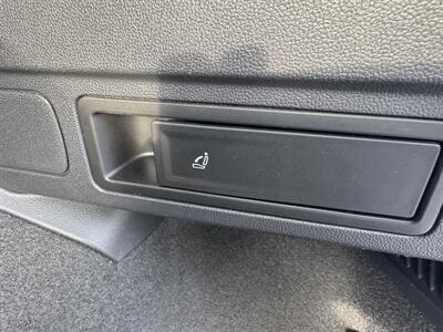 2019 Volkswagen Tiguan SEL Premium 4Motion - Photo 11 - Hayes, VA 23072