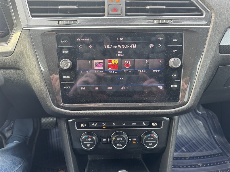 2019 Volkswagen Tiguan SEL Premium 4Motion - Photo 13 - Hayes, VA 23072