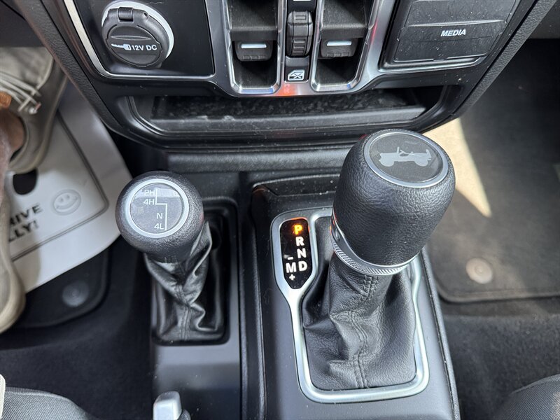 2021 Jeep Wrangler Sport S Rough Country Lift BRAND NEW 35s and Rims - Photo 22 - Hayes, VA 23072