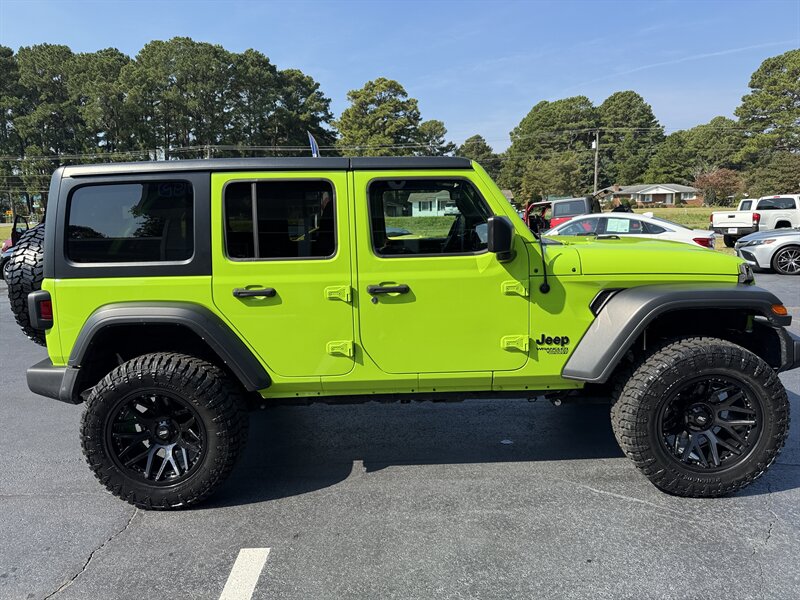 2021 Jeep Wrangler Sport S Rough Country Lift BRAND NEW 35s and Rims - Photo 6 - Hayes, VA 23072