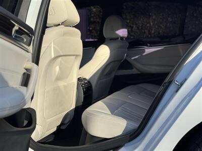 2018 BMW 530e iPerformance   - Photo 42 - Studio City, CA 91604