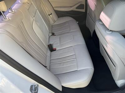 2018 BMW 530e iPerformance   - Photo 61 - Studio City, CA 91604