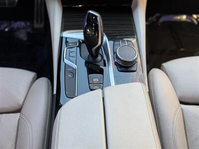 2018 BMW 530e iPerformance   - Photo 51 - Studio City, CA 91604