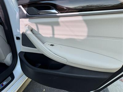 2018 BMW 530e iPerformance   - Photo 65 - Studio City, CA 91604