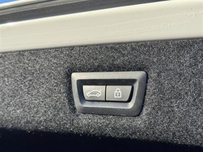 2018 BMW 530e iPerformance   - Photo 59 - Studio City, CA 91604