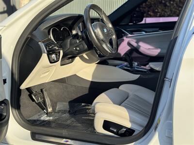 2018 BMW 530e iPerformance   - Photo 33 - Studio City, CA 91604