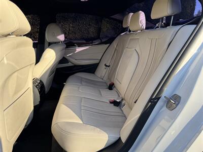 2018 BMW 530e iPerformance   - Photo 43 - Studio City, CA 91604