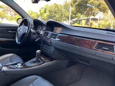 2006 BMW 330i   - Photo 38 - Studio City, CA 91604