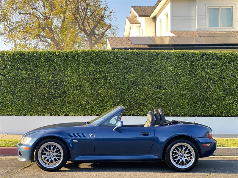 Used 2002 BMW Z3 3 with VIN 4USCN53462LJ60616 for sale in Los Angeles, CA