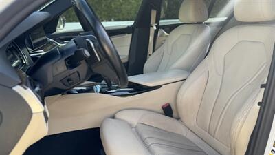 2019 BMW 530e iPerformance - Photo 29 - Studio City, CA 91604