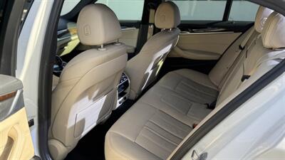 2019 BMW 530e iPerformance - Photo 32 - Studio City, CA 91604