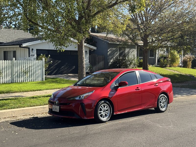 2022 Toyota Prius LE  