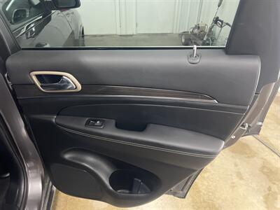 2015 Jeep Grand Cherokee Overland   - Photo 9 - Monticello, IN 47960