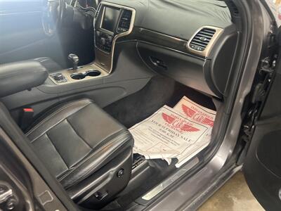 2015 Jeep Grand Cherokee Overland   - Photo 12 - Monticello, IN 47960