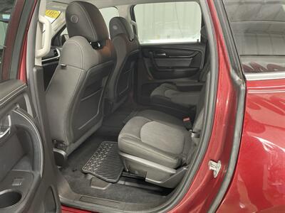 2016 Chevrolet Traverse LT   - Photo 4 - Monticello, IN 47960