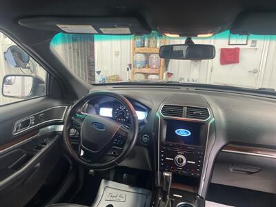 2017 Ford Explorer Limited   - Photo 13 - Monticello, IN 47960