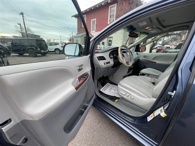 2014 Toyota Sienna XLE 8-Passenger   - Photo 7 - Boise, ID 83704