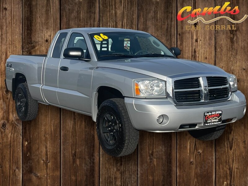 2006 Dodge Dakota SLT  