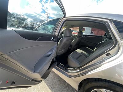 2013 Hyundai SONATA Hybrid Limited - Photo 8 - Nampa, ID 83651