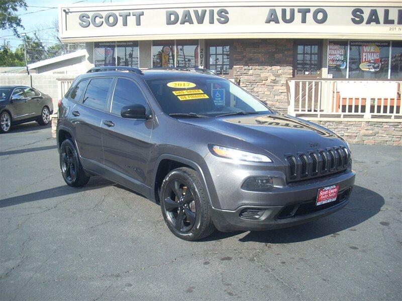 The 2017 Jeep Cherokee Sport Altitude photos