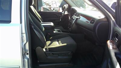2011 GMC Yukon SLE - Photo 9 - Turlock, CA 95380
