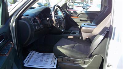 2011 GMC Yukon SLE - Photo 5 - Turlock, CA 95380