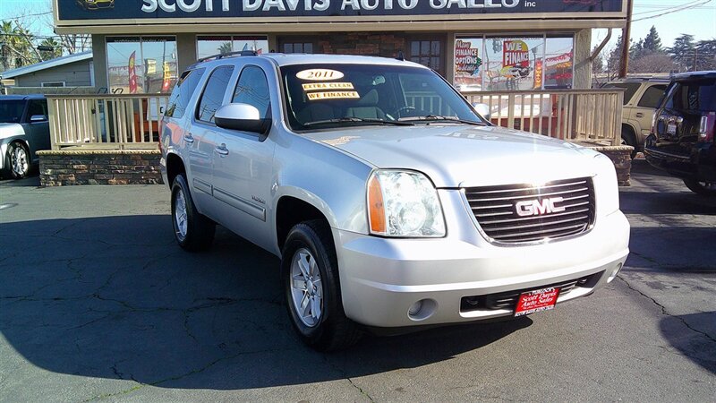 2011 GMC Yukon SLE  