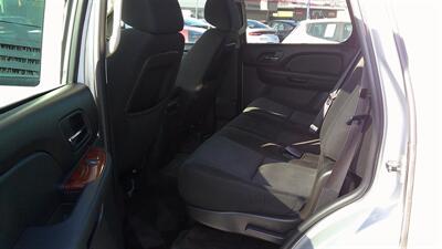 2011 GMC Yukon SLE - Photo 6 - Turlock, CA 95380