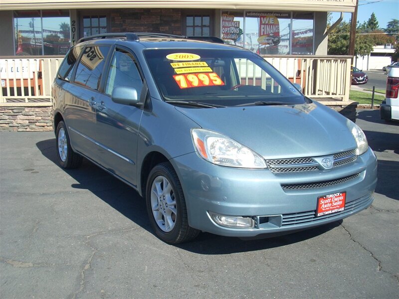 2005 Toyota Sienna XLE