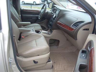 2012 Chrysler Town & Country Touring-L   - Photo 9 - Turlock, CA 95380