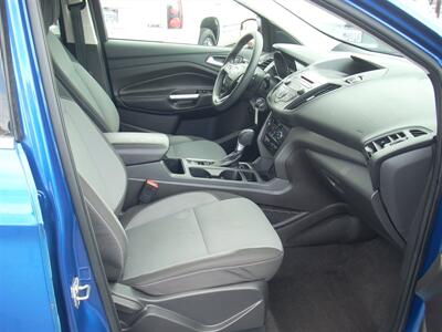 2017 Ford Escape SE   - Photo 8 - Turlock, CA 95380