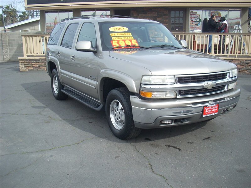 2002 Chevrolet Tahoe LS  