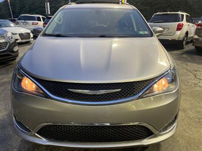 2017 Chrysler Pacifica Touring-L   - Photo 2 - Pittsburgh, PA 15226