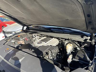 2016 Cadillac Escalade Platinum   - Photo 14 - Pittsburgh, PA 15226