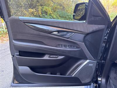 2016 Cadillac Escalade Platinum   - Photo 17 - Pittsburgh, PA 15226