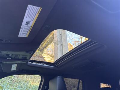 2016 Cadillac Escalade Platinum   - Photo 19 - Pittsburgh, PA 15226