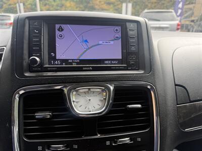 2015 Chrysler Town & Country Touring - Photo 21 - Pittsburgh, PA 15226