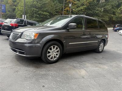 2015 Chrysler Town & Country Touring - Photo 1 - Pittsburgh, PA 15226