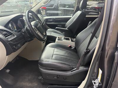 2015 Chrysler Town & Country Touring - Photo 15 - Pittsburgh, PA 15226