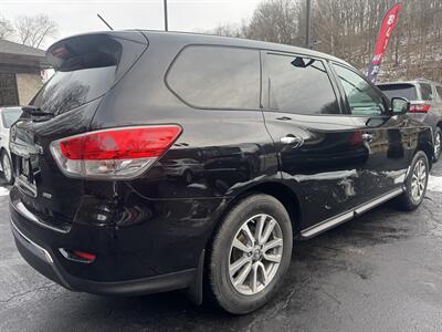 2014 Nissan Pathfinder S   - Photo 5 - Pittsburgh, PA 15226