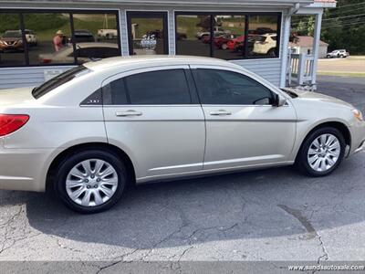 2014 Chrysler 200 LX   - Photo 16 - Lexington, TN 38351