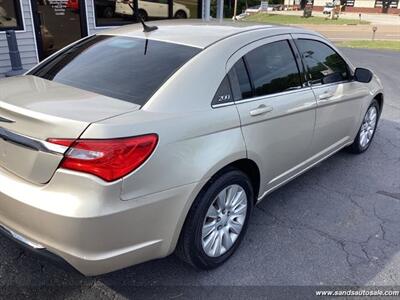 2014 Chrysler 200 LX   - Photo 15 - Lexington, TN 38351