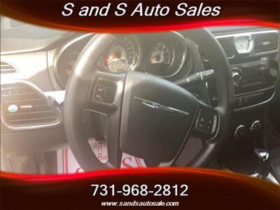 2014 Chrysler 200 LX   - Photo 5 - Lexington, TN 38351