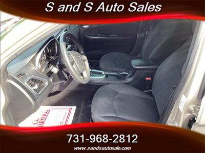 2014 Chrysler 200 LX   - Photo 3 - Lexington, TN 38351