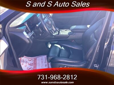 2017 Cadillac XT5 Luxury   - Photo 3 - Lexington, TN 38351