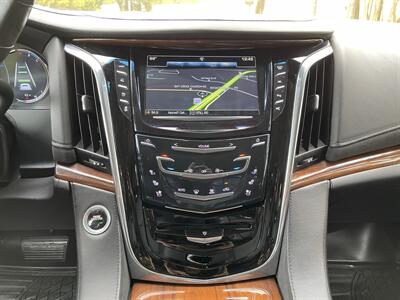 2018 Cadillac Escalade Luxury   - Photo 13 - Loganville, GA 30052