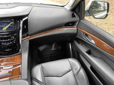 2018 Cadillac Escalade Luxury   - Photo 15 - Loganville, GA 30052