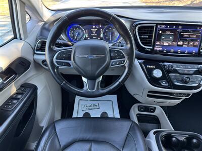 2021 Chrysler Pacifica Touring L - Photo 11 - Loganville, GA 30052