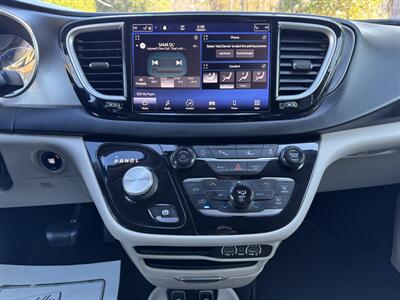 2021 Chrysler Pacifica Touring L - Photo 14 - Loganville, GA 30052