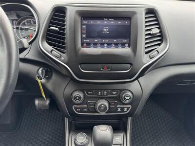 2019 Jeep Cherokee Latitude   - Photo 13 - Loganville, GA 30052